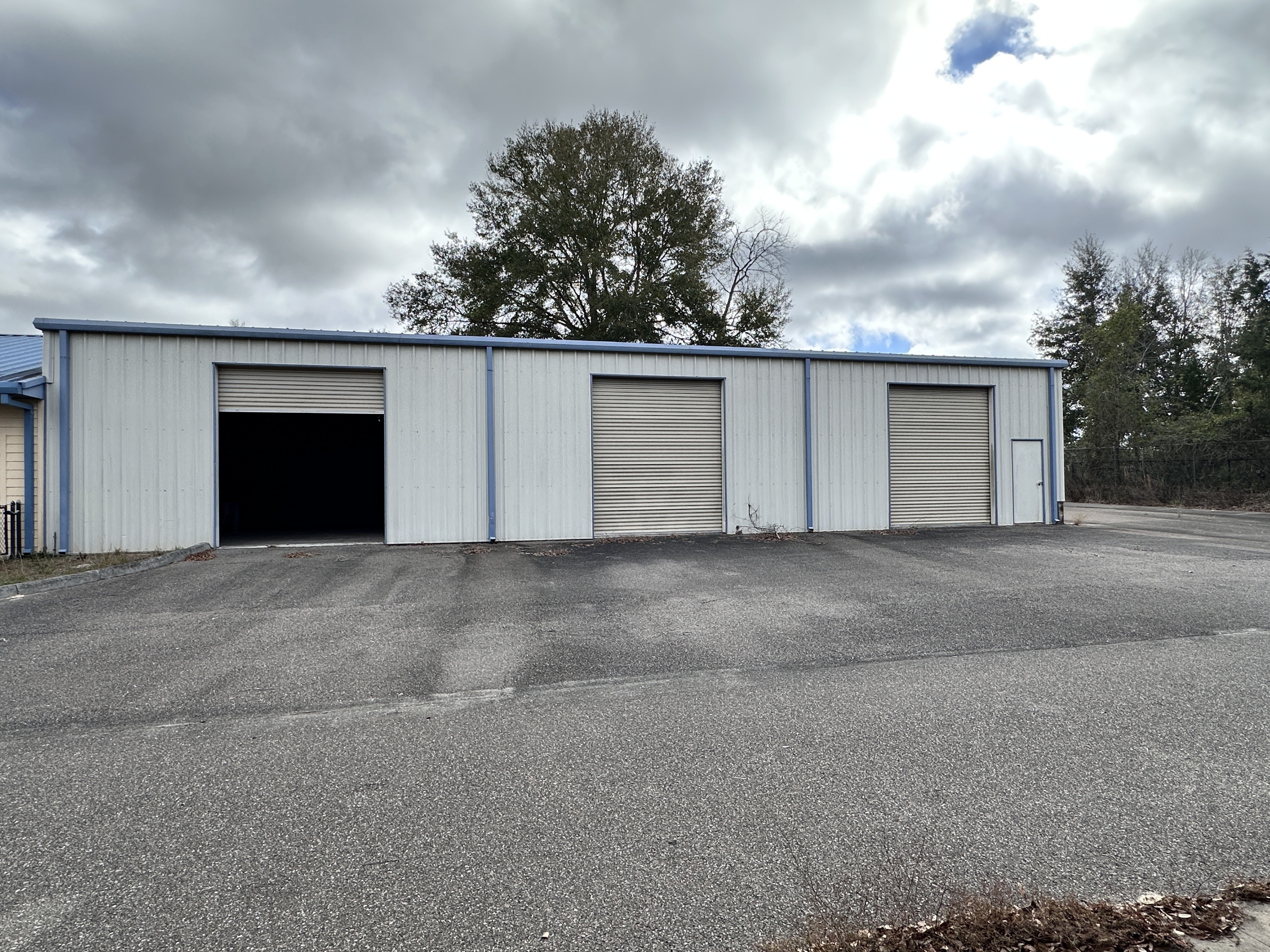260 Commercial Circle - 2